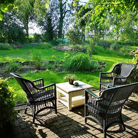 Alojamento de Acomodação e Pequeno-almoço Modern Cozy Asian Style Bedroom With Kingsize Bath 3*